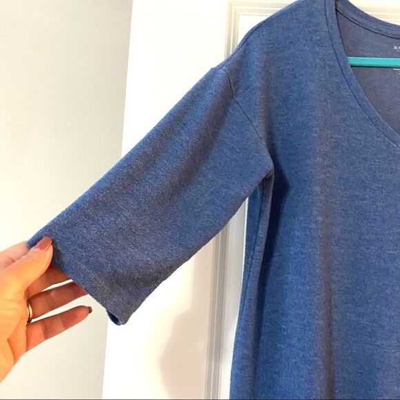 Sonoma flattering V Neck sweatshirt. - Picture 3 of 6